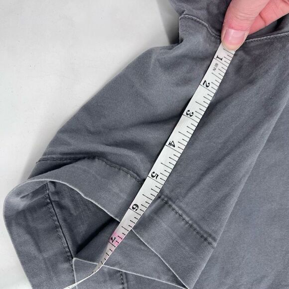 Old Navy Women's Gray Mid-Rise Shorts Size 6 - Picture 4 of 8